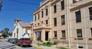 Funcionaria de Canela figura como dueña de empresa que recibió más de $114 millones del mismo municipio, pese a prohibición legal
