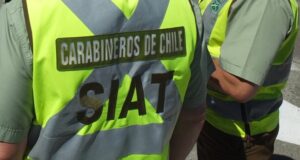 SIAT realiza peritajes para establecer causas de volcamiento que dejó una mujer fallecida.