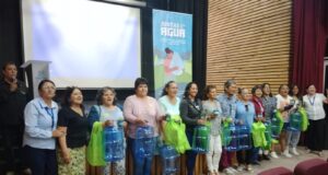 Vecinas de Monte Patria se capacitan en reutilización de aguas grises.