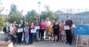 Vecinos de Cogotí 18 en Combarbalá, instalan sistema de riego en plaza comunitaria con aporte del fondo concursable de Aguas del Valle,
