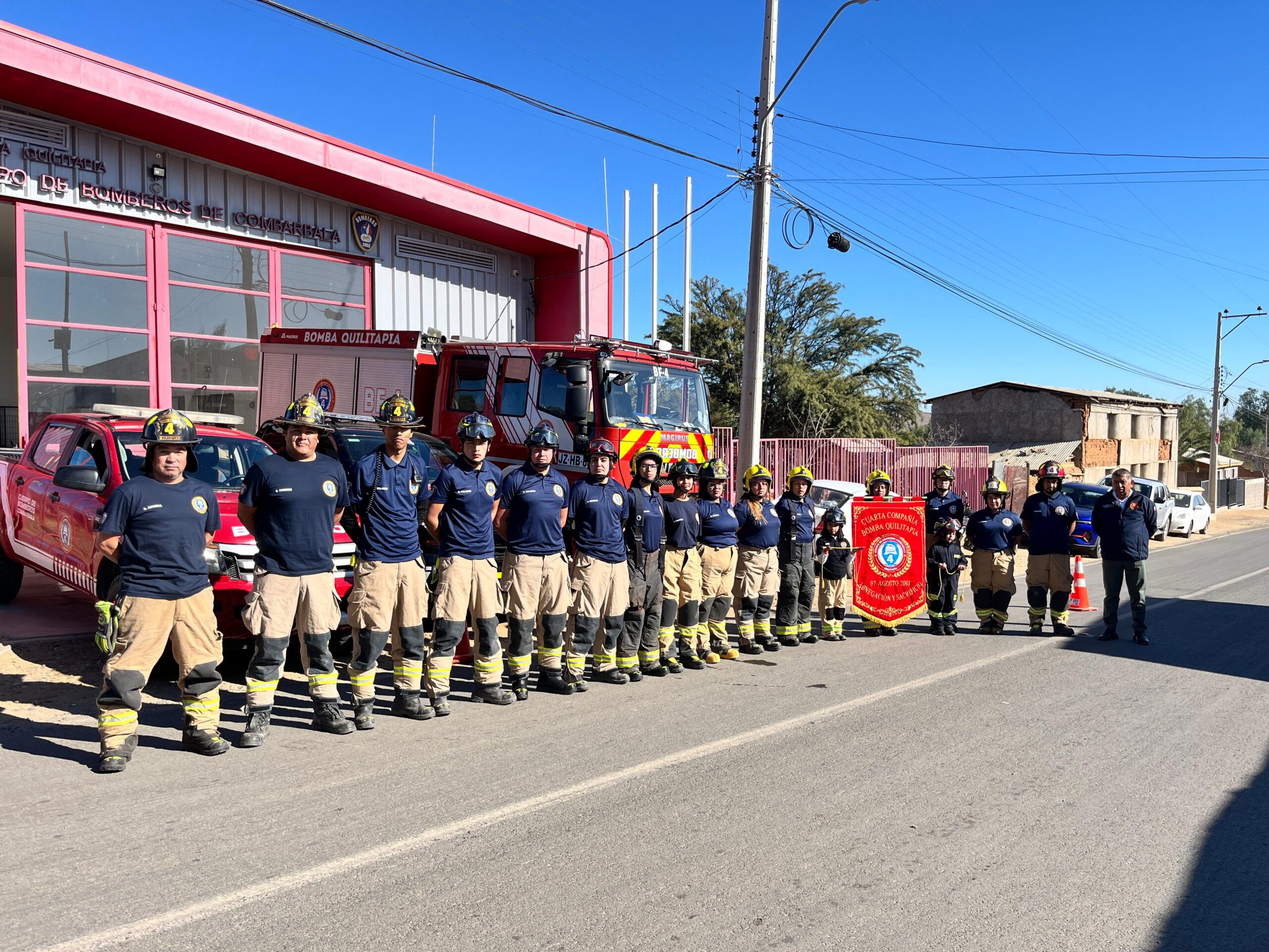 BOMBEROS DE QUILITAPIA CUMPLEN 25 AÑOS AL SERVICIO DE LA COMUNIDAD. MUCHAS GRACIAS POR SU LABOR Y FELICIDADES LES DECEA RADIO INFORMATIVA.